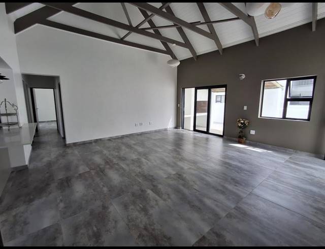 3 BEDROOM HOUSE FOR SALE IN BRITANNIA BAY